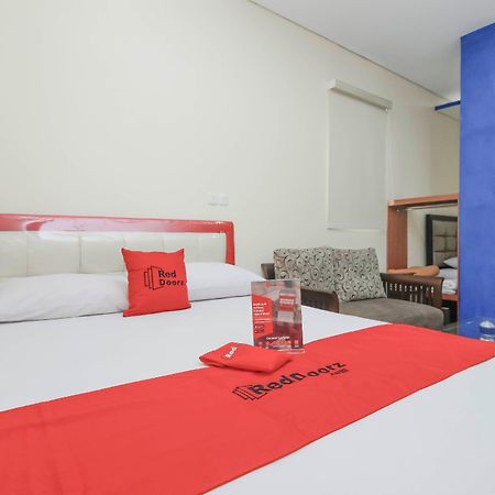 เรดดอร์ซ พลัส แอท จาลัน เปมูดา จาการ์ต้า Hotel จาการ์ตา ภายนอก รูปภาพ