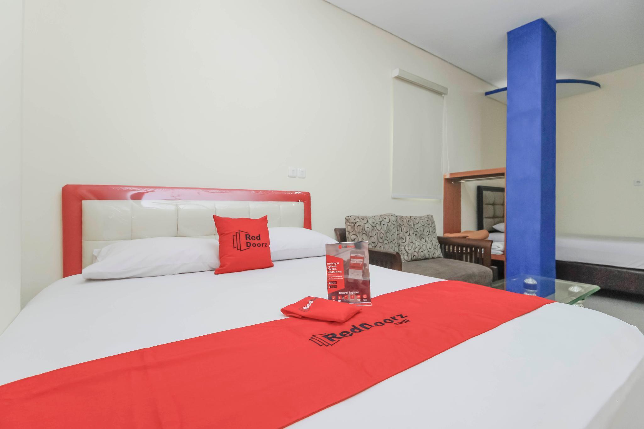 เรดดอร์ซ พลัส แอท จาลัน เปมูดา จาการ์ต้า Hotel จาการ์ตา ภายนอก รูปภาพ