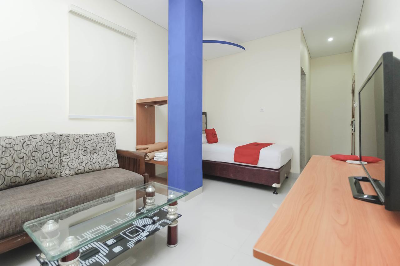 เรดดอร์ซ พลัส แอท จาลัน เปมูดา จาการ์ต้า Hotel จาการ์ตา ภายนอก รูปภาพ